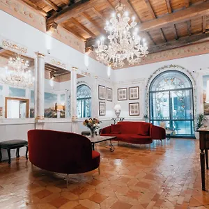 Pantheon Otel